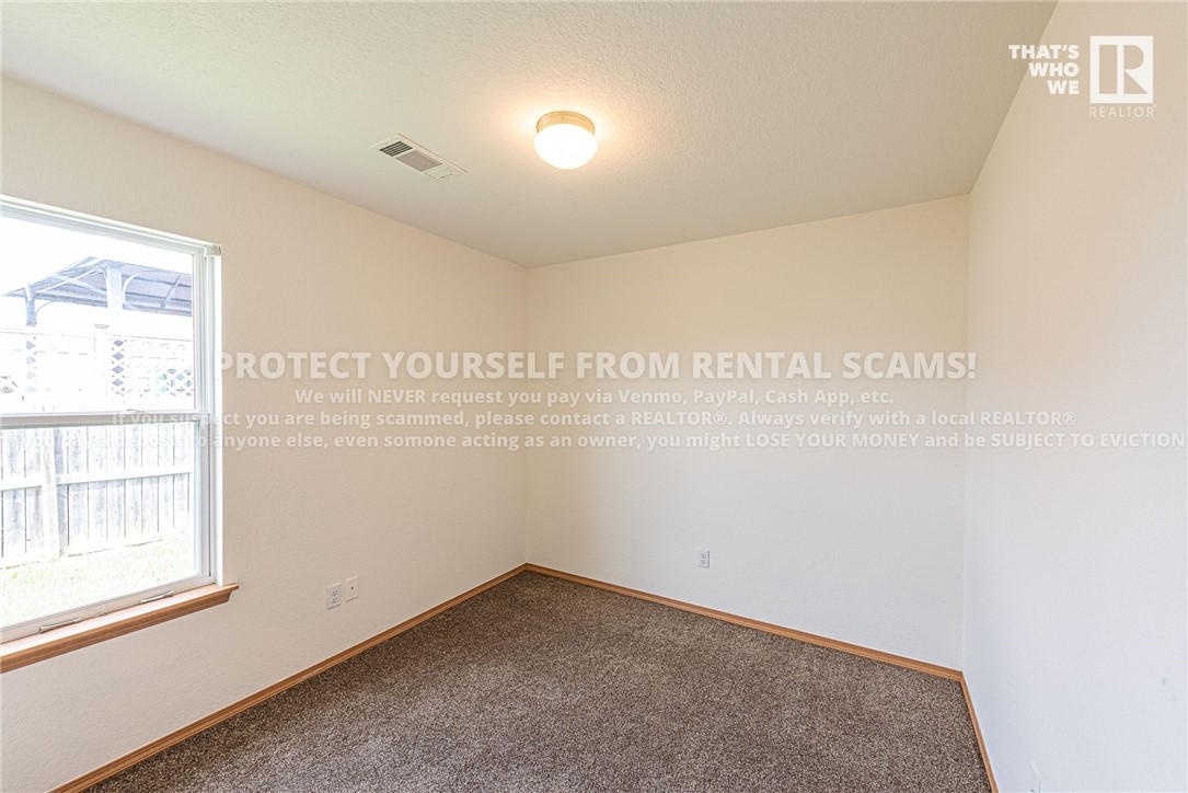 COMMONS AT WALNUT CROSSING (THE) - Residential Lease
