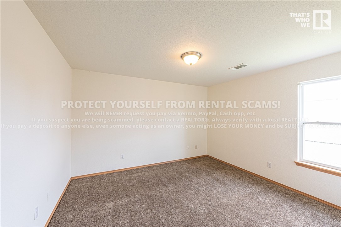 COMMONS AT WALNUT CROSSING (THE) - Residential Lease