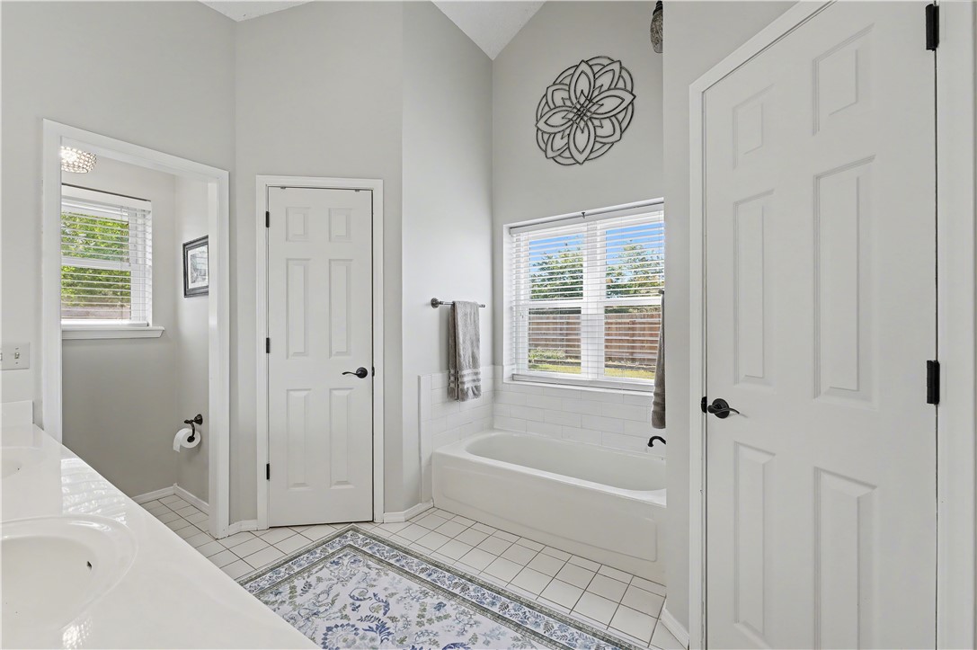 Chateau Terrace Unit 1 Ph 3 Rogers - Residential