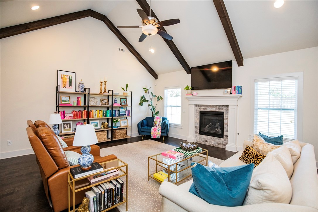 Hyde Park Cave Spgs - Residential