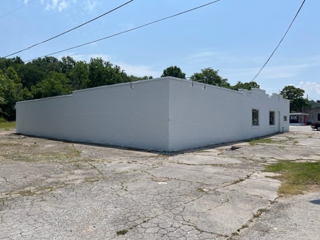 Redevelopment opportunity on North College Avenue. 5,600 SF on 0.97 acres. Excellent location with many new projects coming into the area. Call for more information.