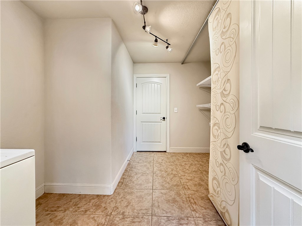 Laurynwood Estates - Residential