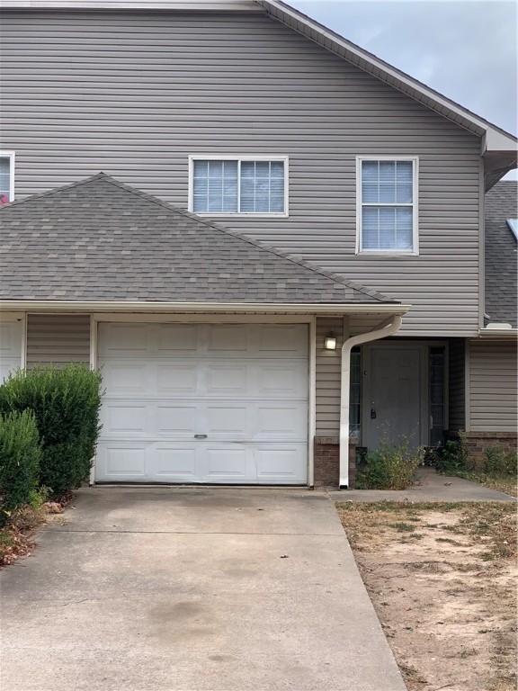 Quick Access to I-49. Lawn care provided. All appliances except washer & dryer are provided.