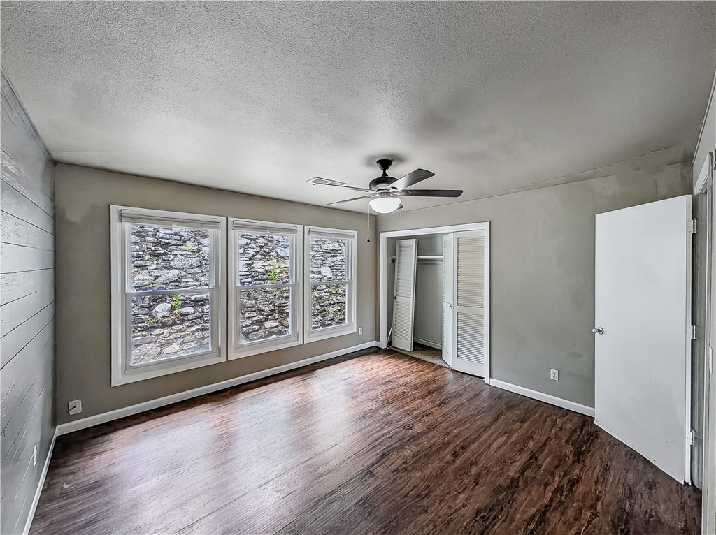 Townhouse Tct 3 A/K/A Drake Court Bvv - Residential