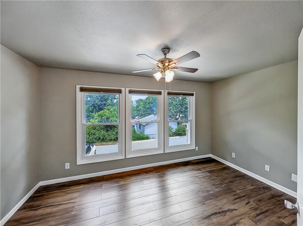 Townhouse Tct 3 A/K/A Drake Court Bvv - Residential