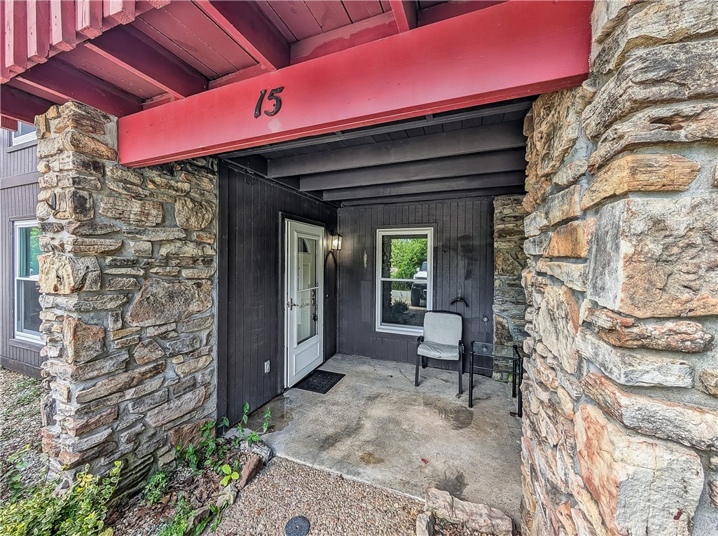 Townhouse Tct 3 A/K/A Drake Court Bvv - Residential