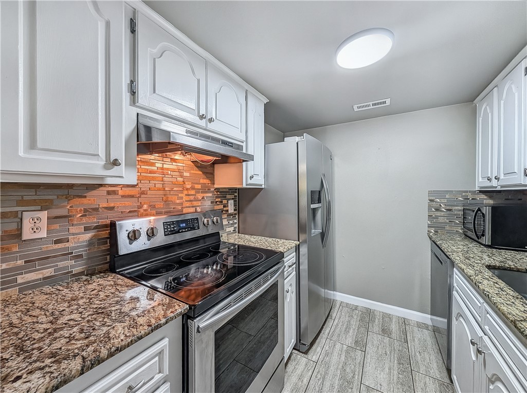 Townhouse Tct 3 A/K/A Drake Court Bvv - Residential