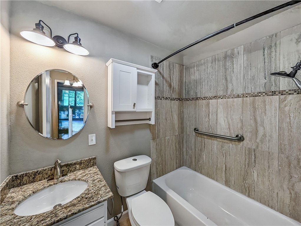 Townhouse Tct 3 A/K/A Drake Court Bvv - Residential