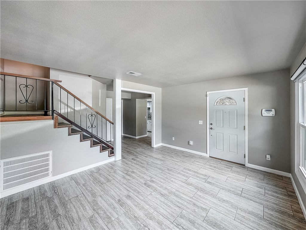 Townhouse Tct 3 A/K/A Drake Court Bvv - Residential
