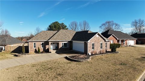 Photo of 550 Primrose Avenue, Siloam Springs, AR 72761 (MLS # 1332147)