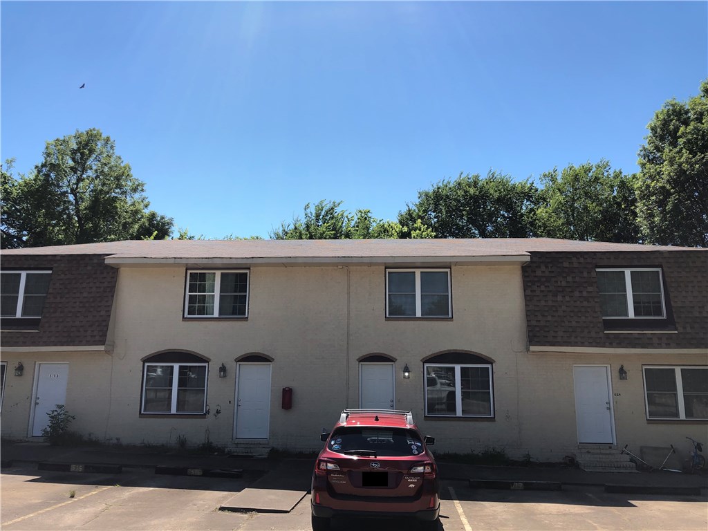 Remodeled, 2 bedrooms 1.5 bath townhouse. Wood floors, all appliances, fenced backyard, new paint, carpet upstairs, very clean/nice.