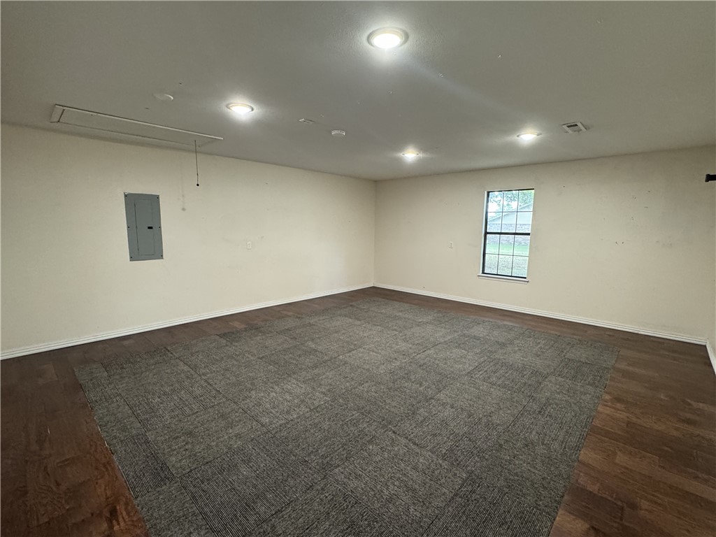 Round Prairie Estate Ph 1 Gentry - Residential Lease