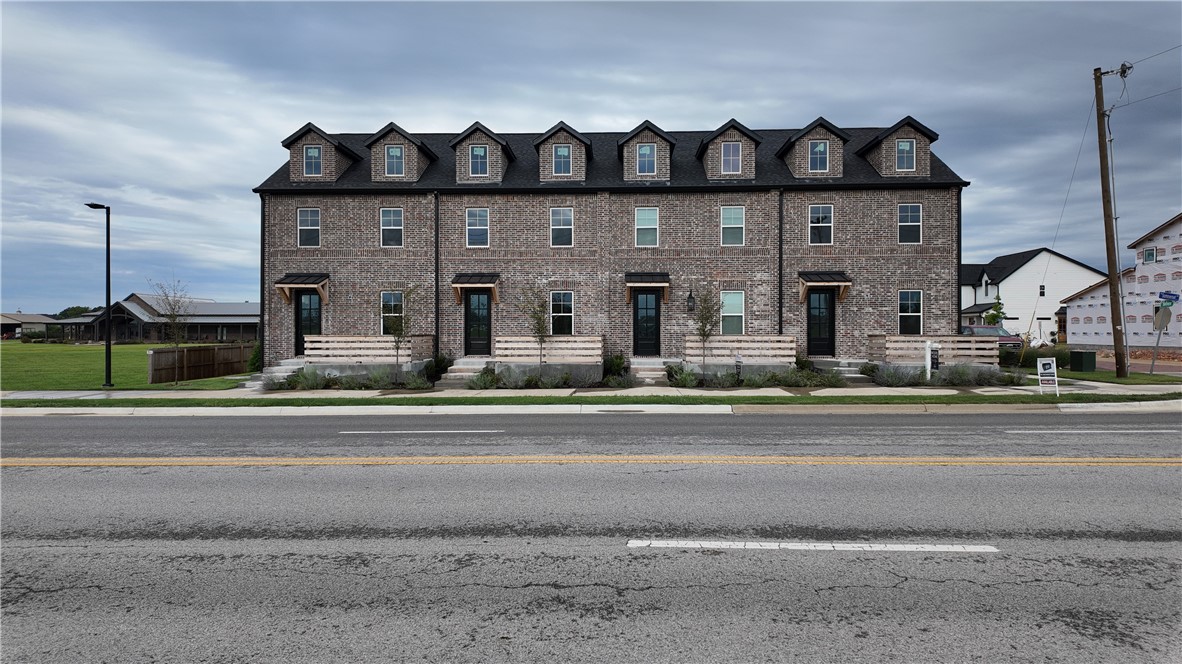 Bellview Place Rogers - Residential