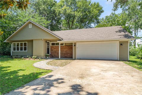 Photo of 2325 N Gooseberry Lane, Fayetteville, AR 72704 (MLS # 1353693)