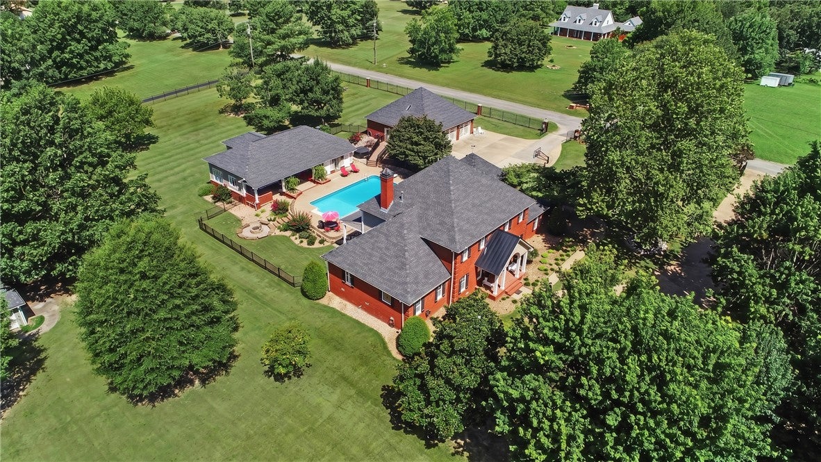 3789 N Sassafras Hill Road