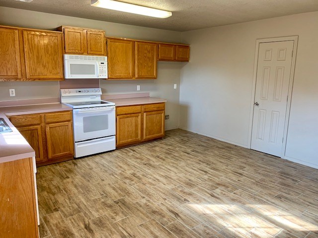 Eastview Sub Rogers - Residential Lease