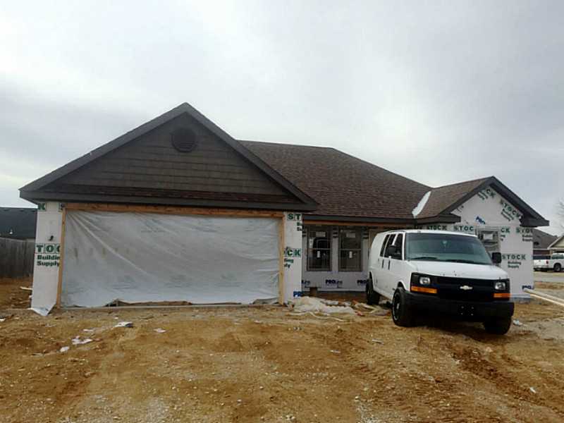 Charming 3 bed/2 ba home, new construction, corner lot. Act now and the buyer can choose flooring, wall color, trim and fixtures from the builders showroom! Schedule your showing appointment today!