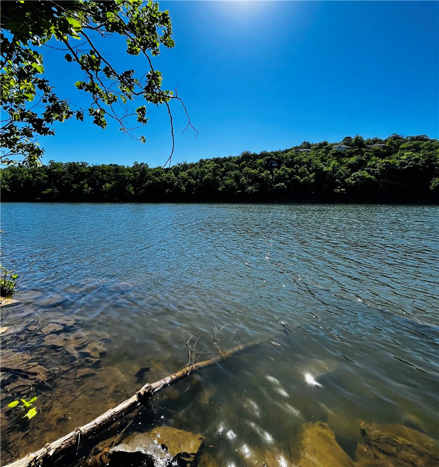 UNIT 10 HOLIDAY ISLAND - Land