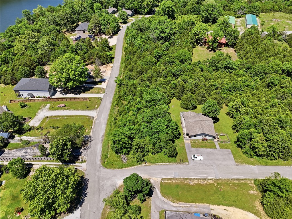 UNIT 10 HOLIDAY ISLAND - Land