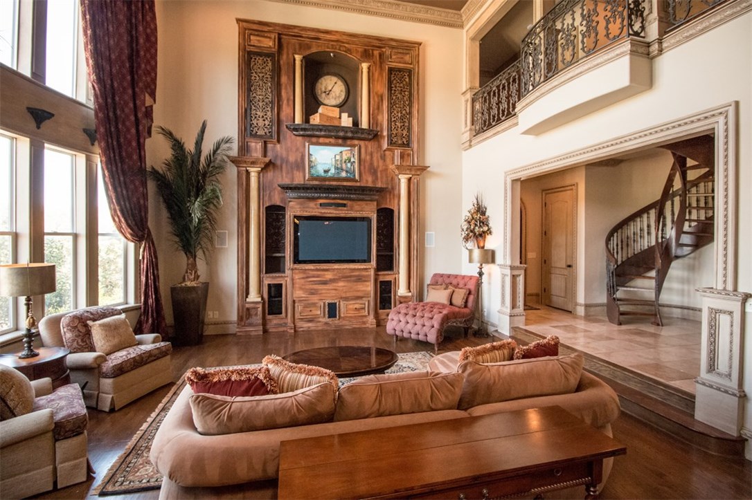 Churchill - Residential