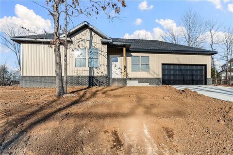 Photo of 37 Wishaw Drive, Bella Vista, AR 72715 (MLS # 1340091)