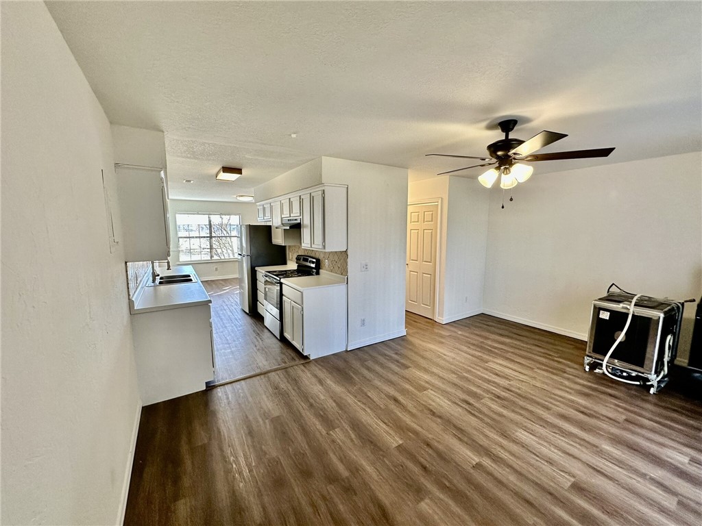 ELM TREE CENTER SUB-BENTONVILLE - Residential Lease