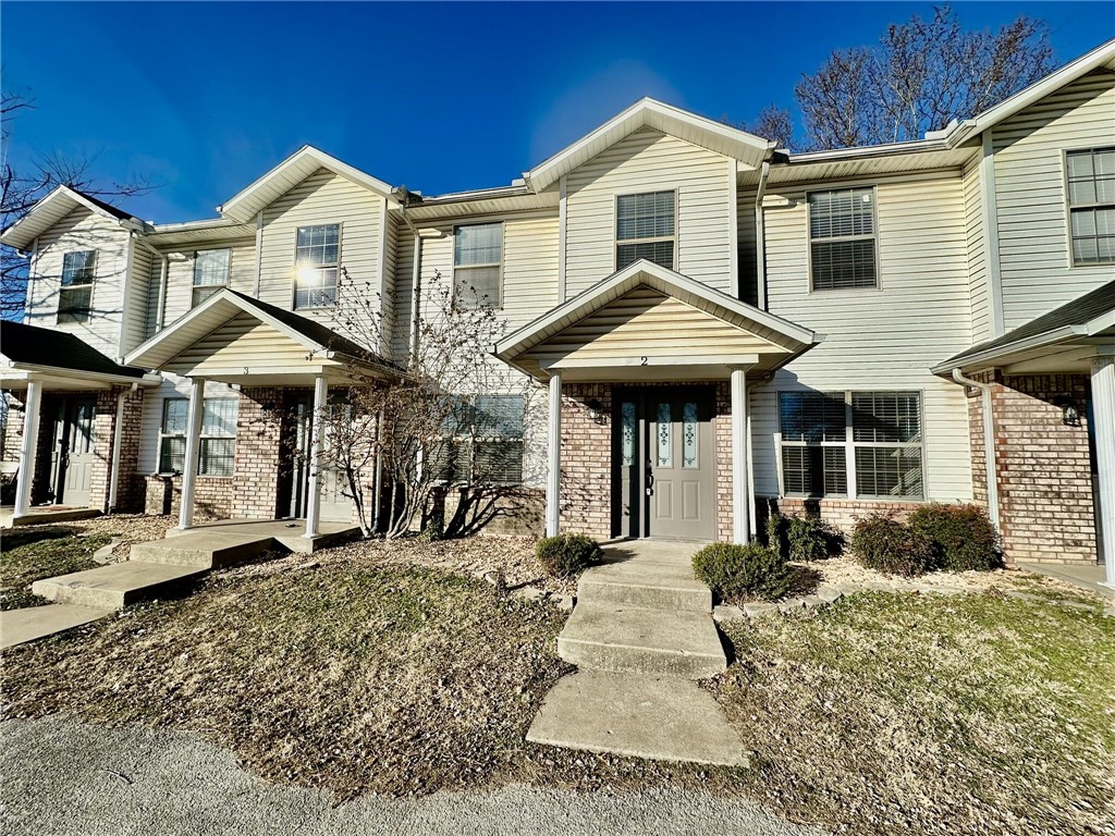 ELM TREE CENTER SUB-BENTONVILLE - Residential Lease
