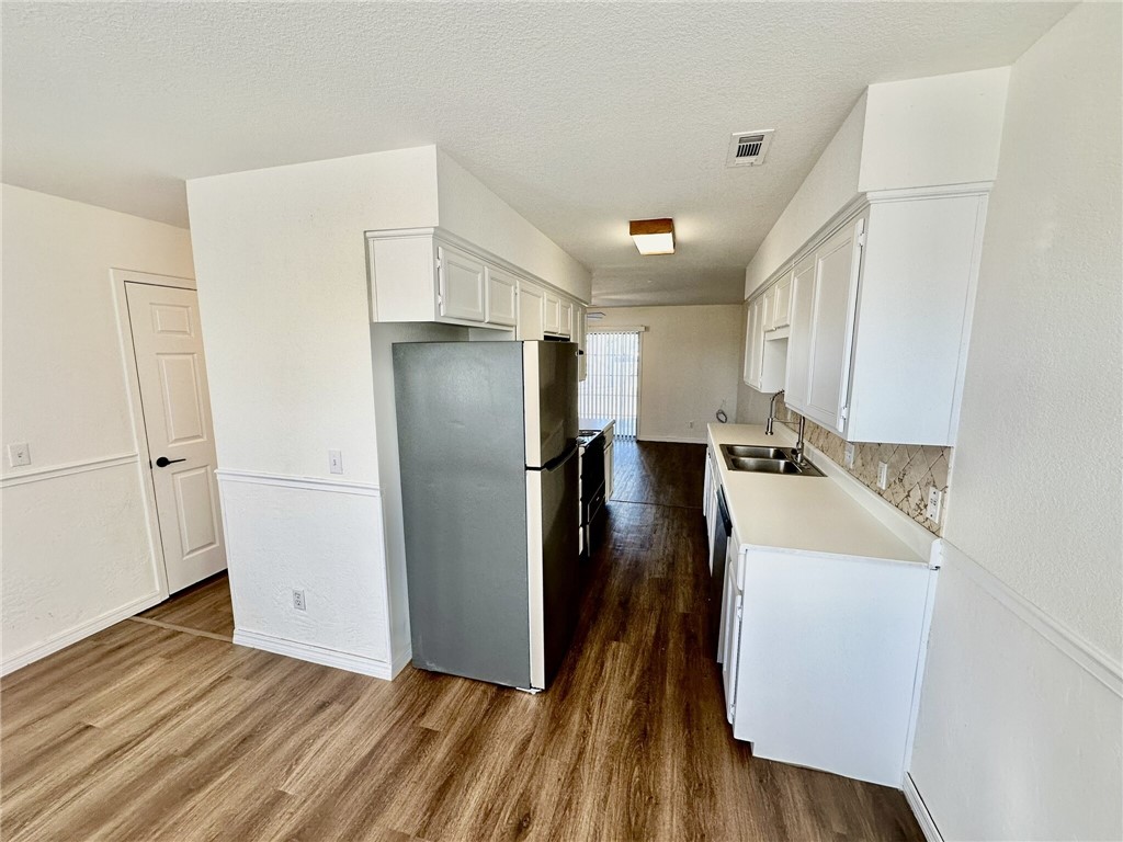 ELM TREE CENTER SUB-BENTONVILLE - Residential Lease