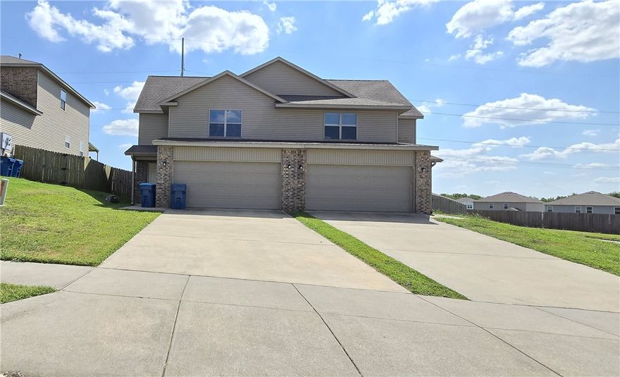 Benefits:
Close to a variety of dining locations
Short drive to nearby parks

This spacious duplex side unit offers a comfortable and inviting living space with modern amenities, making it an ideal home for families and individuals alike. Don't miss the opportunity to live in a vibrant community with convenient access to local dining and recreational options.

Included is a large back yard, enough space in the garage for 2 cars, included appliances for easy move-in, and all with quick access to Town Vu Rd and less than 4 miles to Downtown Bentonville!