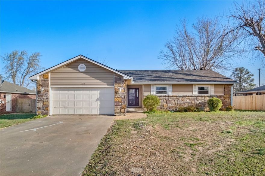 Nestled in the heart of Rogers, this charming 3-bedroom, 2-bathroom home offers the perfect blend of comfort and convenience. Built in 1992, it boasts a prime location just minutes from downtown and scenic parks. Step outside to enjoy a spacious back porch, perfect for relaxing or entertaining. With easy access to shopping, dining, and entertainment, this home is a true gem. Don’t miss your chance to make it yours!