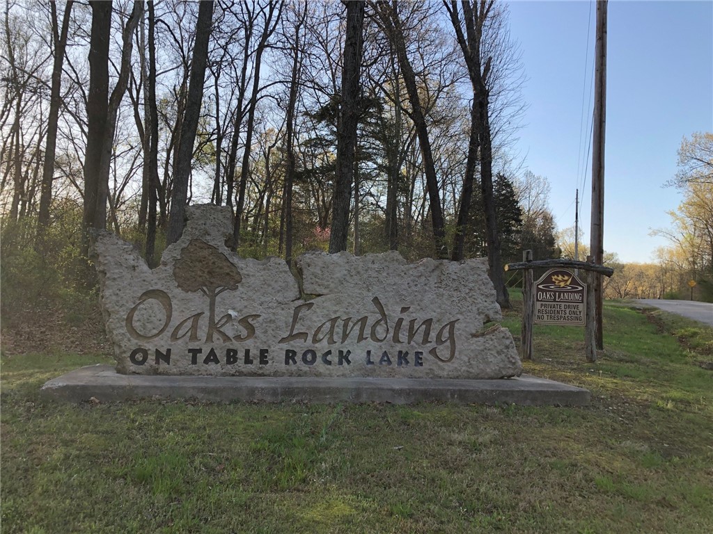 Oaks Landing on Table Rock Lake provides a beautiful secluded 45 lot acreage subdivision nestled between Table Rock Lake and the Mark Twain National Forest. This 3-acre lot slopes gently to a bluff with 250'+ of lake front. Corp line is in the lake providing an extremely rare opportunity to clear/build to lake edge. Imagine looking out your window and seeing the magnificent sparkling Table Rock Lake waters and beautiful Ozark Mountains.
A private subdivision owned swim/fishing dock provides for easy lake access and enjoyment.
There is a central septic lot 17A (approx .2 acres) connected to this lot.
The mature hardwood on this lot will amaze you with autumn colors and spring blooms. Nature and adventure surround you in Oaks Landing but if you want to venture out you are only 30 minutes from Downtown Eureka Springs and less than an hour from Branson or Rogers/Bentonville. Combine this lot with the adjacent 3-acre lot 18 for over 500ā of lake front (same seller). This property is a must see!