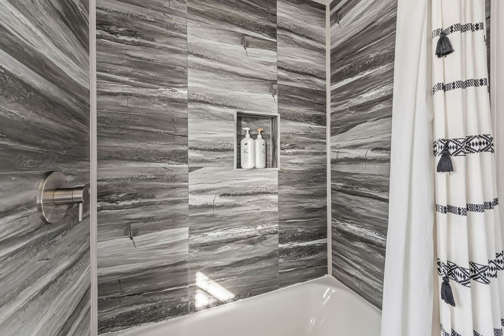 McGaugheys Orchard Add Rogers - Residential