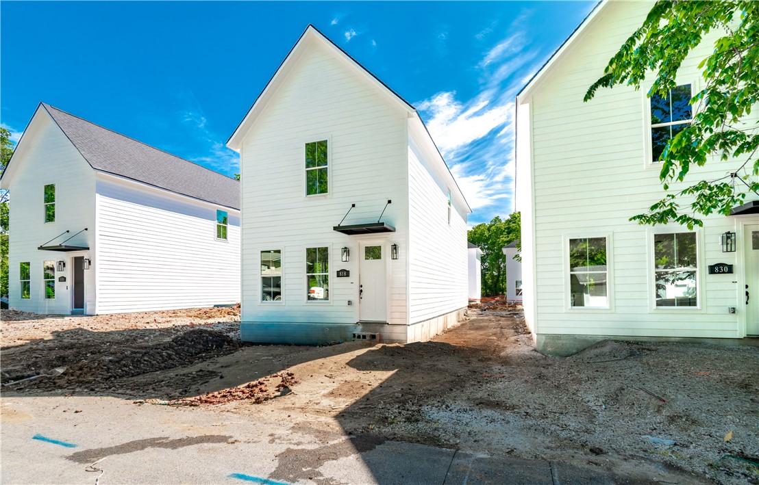 22-16-30 FAYETTEVILLE OUTLOTS - Residential