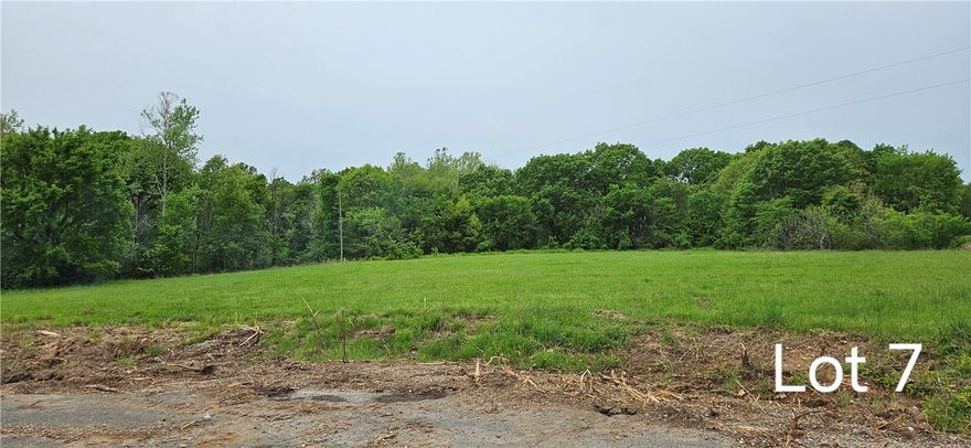 Build your dream home on this peaceful piece of property.  Well and septic are needed. 
Only 9 minutes from Walmart Supercenter and close to other shopping.  Siloam Springs Schools.