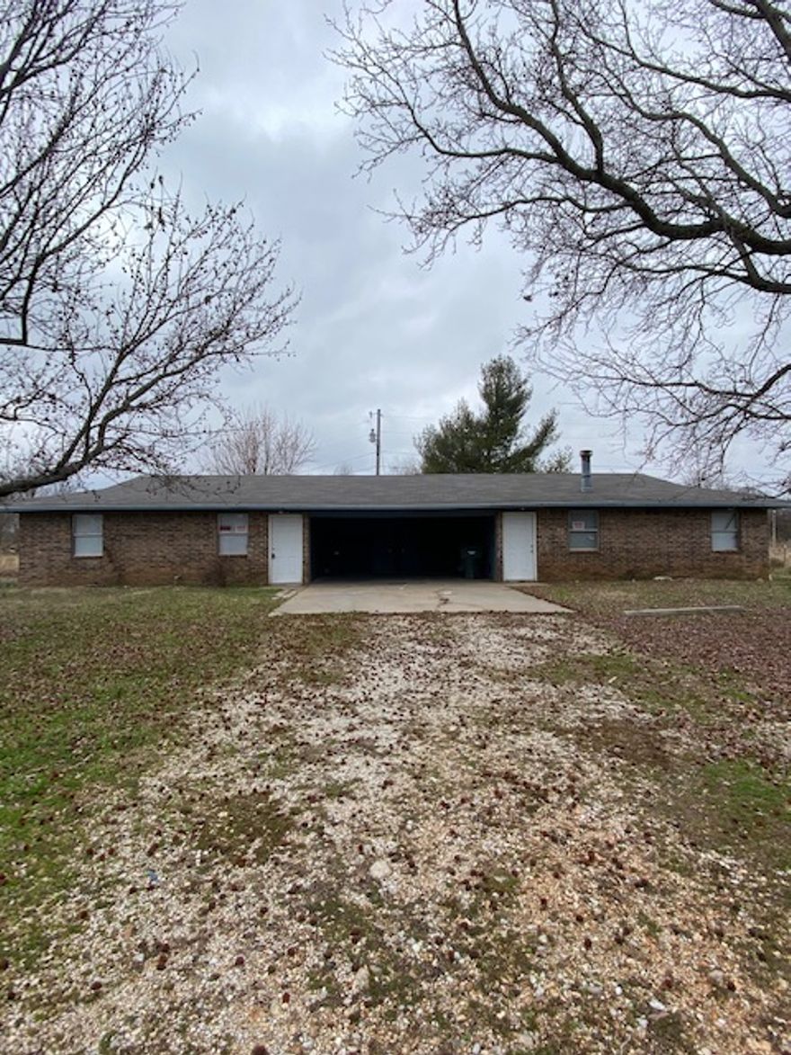 Spacious 2 bed 1 bath duplex just minutes from the I 49. This duplex Includes all of the appliances except for a dishwasher and gives you the feel of secluded living with the convenience of being close to everything Fayetteville has to offer. This one won't last long!