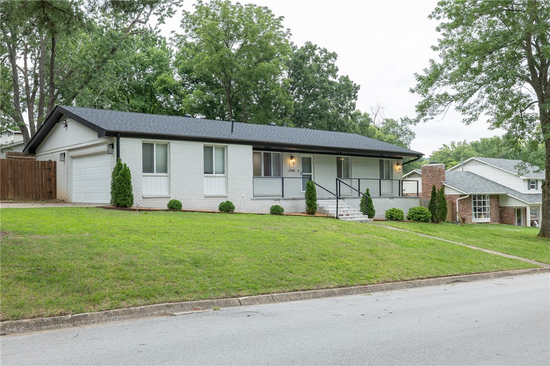 2248 N Hummingbird Lane