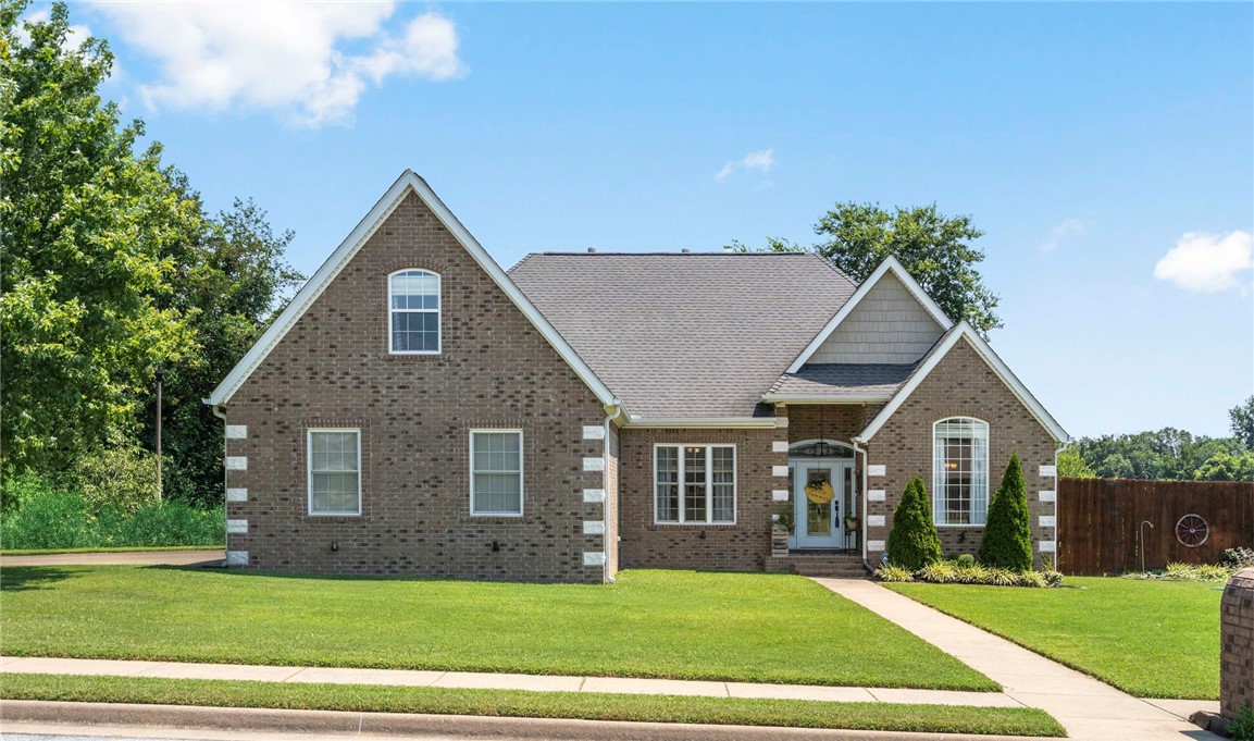 Looking for a home that stands out? This 4-bed, 2.5-bath beauty with 2,552 sq. ft. is built for those who crave space and privacy. Soaring cathedral ceilings in the living room give it a grand, open feel, while the private corner lot, bordered by trees, offers the ultimate escape. The oversized guest room upstairs would make a perfect bonus room or movie theater! Plus, a hot tub conveys for ultimate relaxation. With a $2,000 carpet allowance, youāve got the freedom to make it yours. Located just 12 minutes from Walmart AMP and Pinnacle Hills Promenade, and 7 minutes to I-49āthis home combines privacy, style, and unmatched convenience. Schedule your tour today!