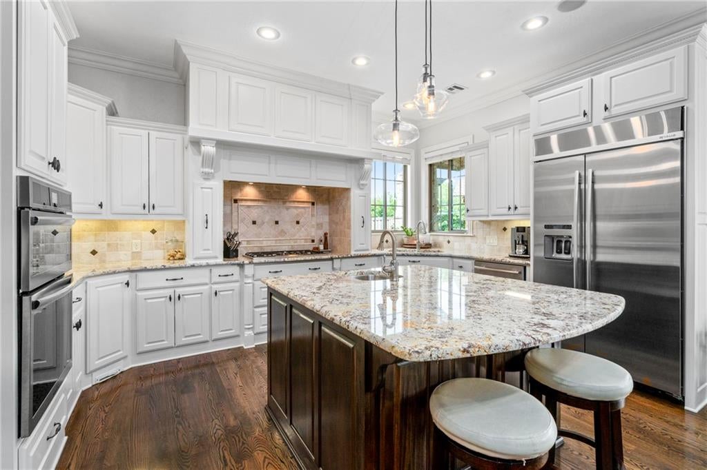 3171 Laurel Circle