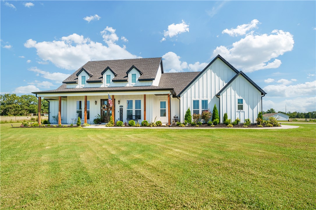 STR 24,19,32 HIGHFILL - Residential
