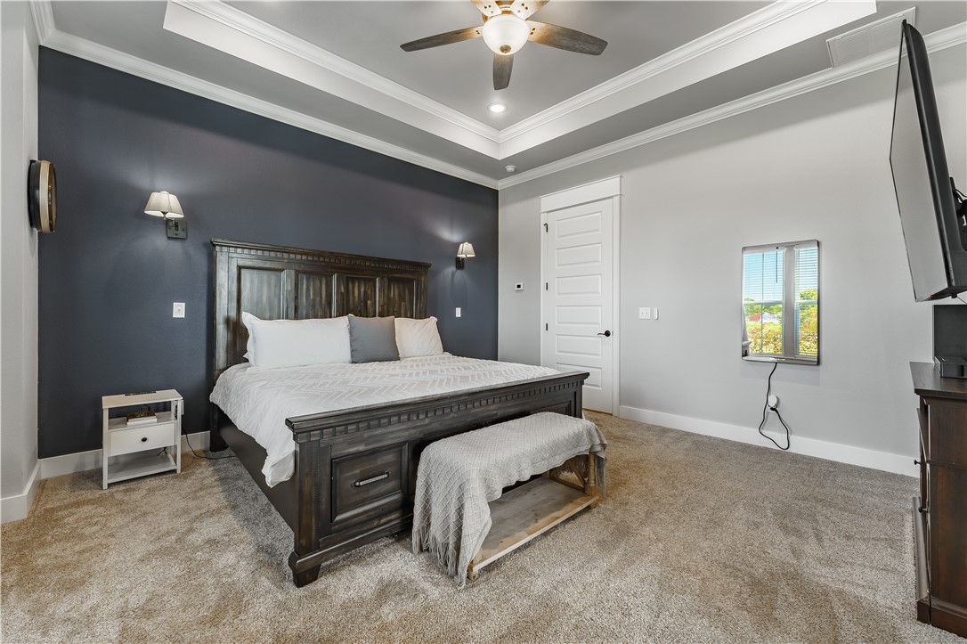 STR 24,19,32 HIGHFILL - Residential