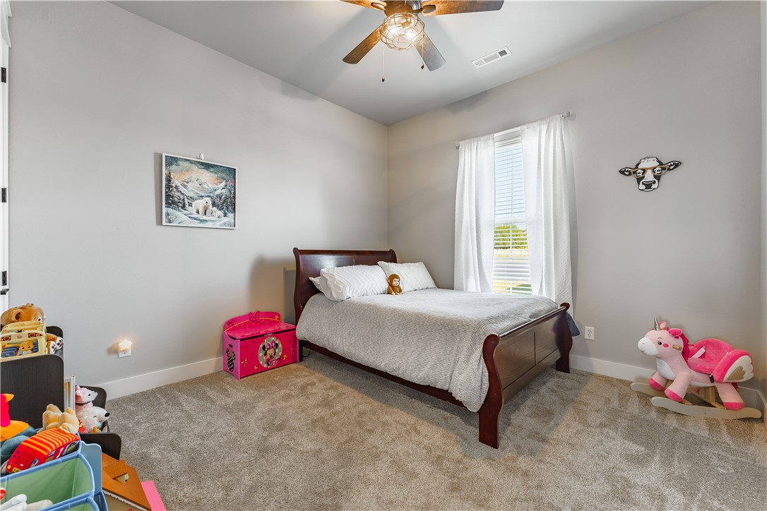 STR 24,19,32 HIGHFILL - Residential