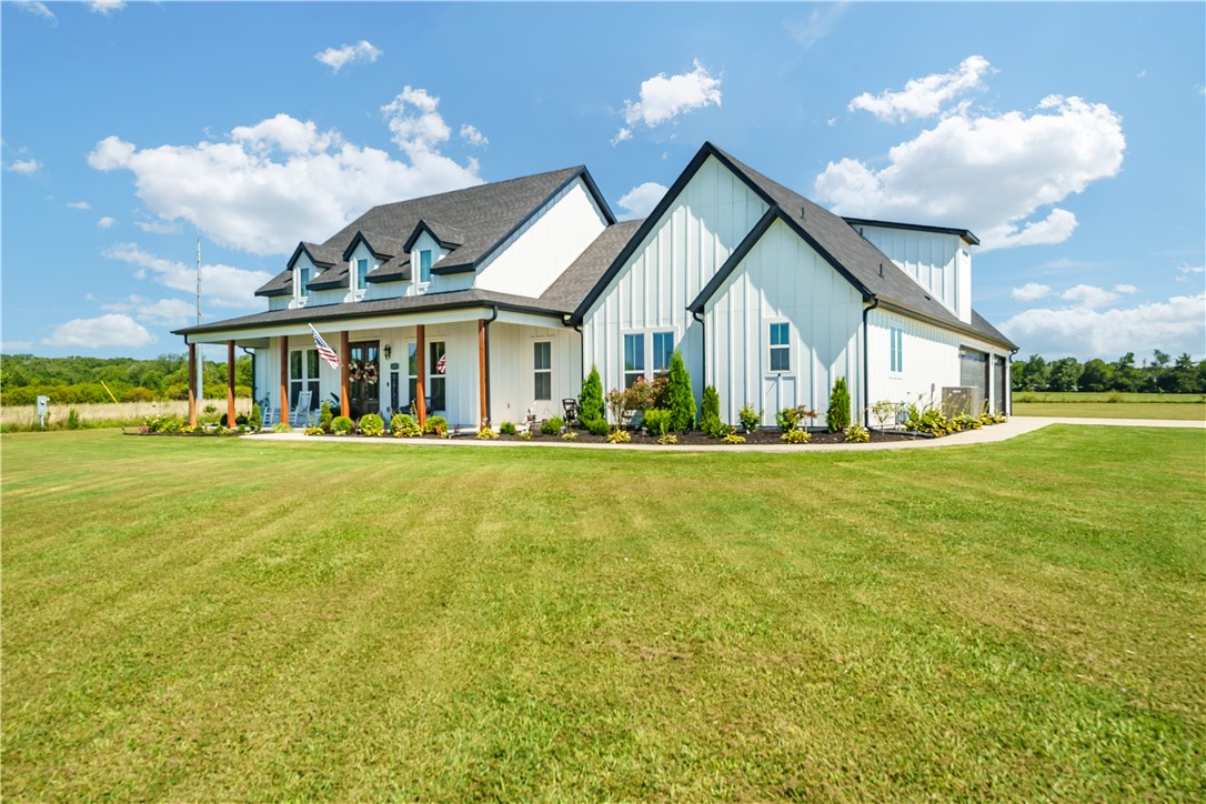 STR 24,19,32 HIGHFILL - Residential