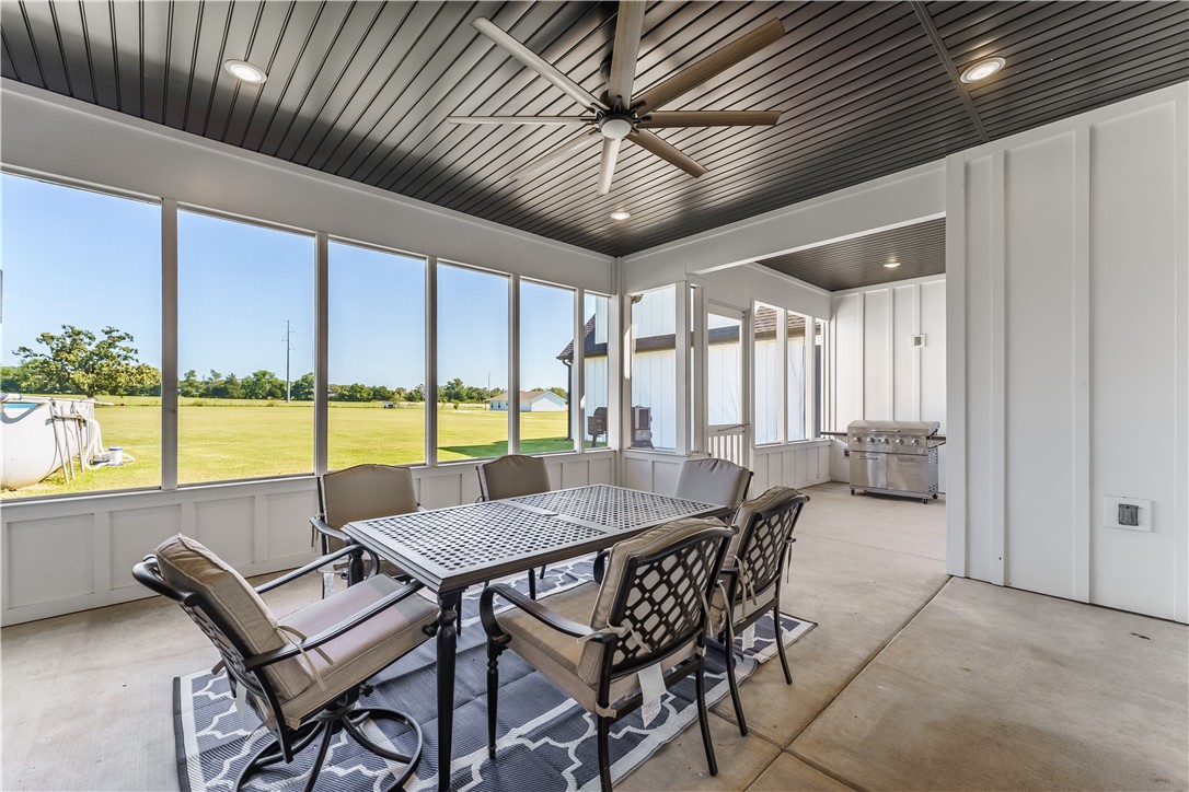 STR 24,19,32 HIGHFILL - Residential