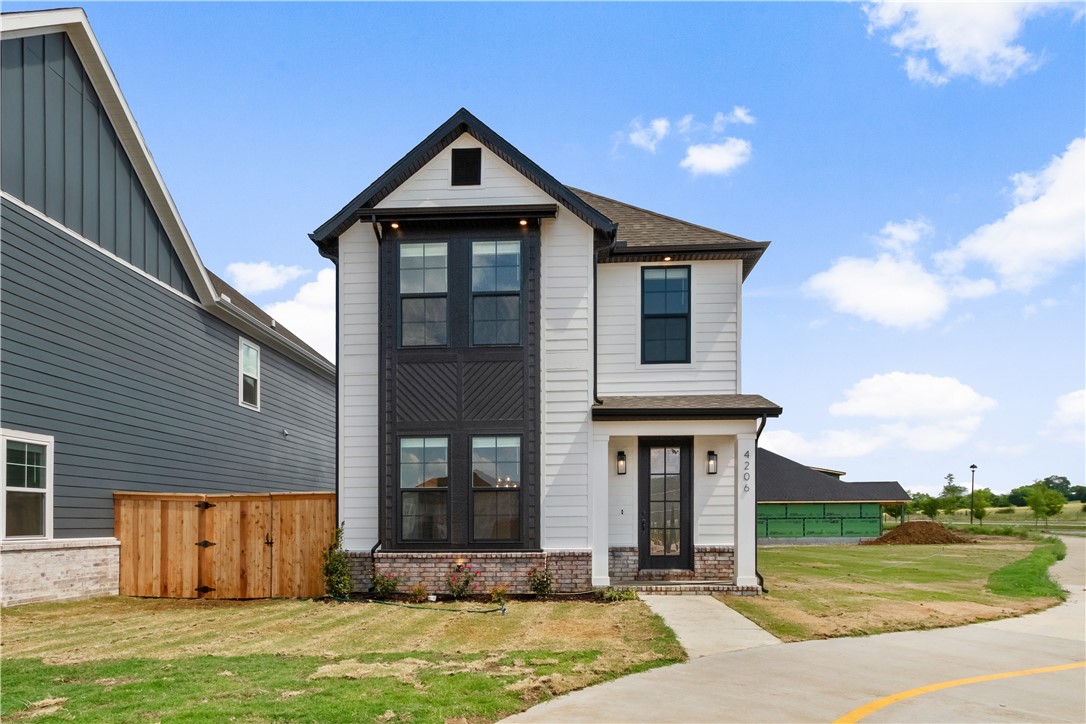Newer Construction Home for Lease. Open living space that flows into the kitchen and dining area. The kitchen includes a large island, pantry cabinet and GE stainless steel appliances. First floor also includes powder bath and mudroom. Upstairs are 3 bedrooms, including private primary suite with vaulted ceiling, bathroom with double vanities, walk-in shower and a large walk-in closet. The two guest bedrooms share full bathroom with double vanity.
.