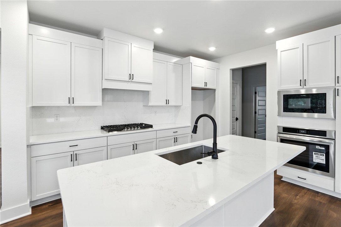 Charleston Park At Legendary Pud Springd - Residential