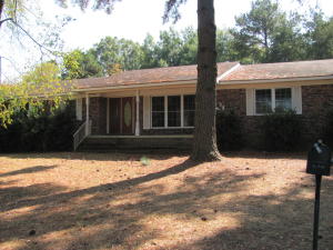 Completely update West Russellville home! This spacious 3 bedroom 2 bath has a beautiful new look with new flooring, paint, light fixtures and more! The gorgeous modern kitchen and dining area feature hardwood floors and beautiful cabinets and the master suite offers a jacuzzi tub making it the perfect place to unwind! The back yard is huge and you'll love relaxing in the inground pool!