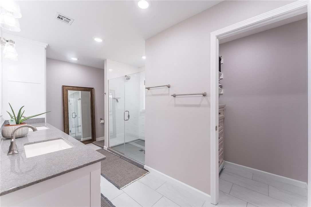 Whispering Timbers Ph 12 Rogers - Residential