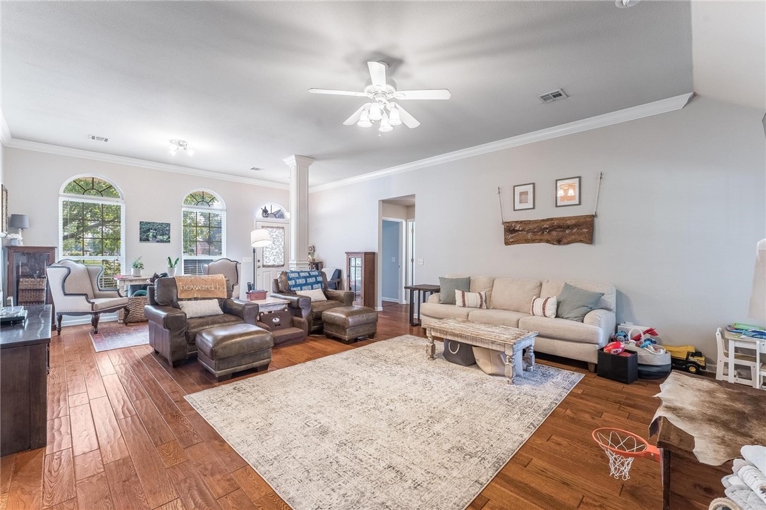 Whispering Timbers Ph 12 Rogers - Residential