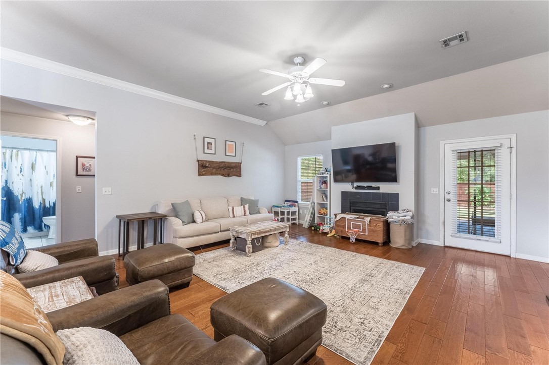 Whispering Timbers Ph 12 Rogers - Residential