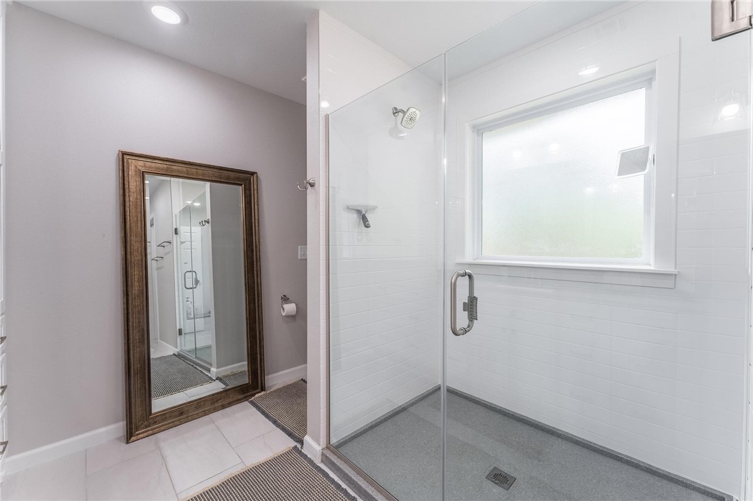 Whispering Timbers Ph 12 Rogers - Residential